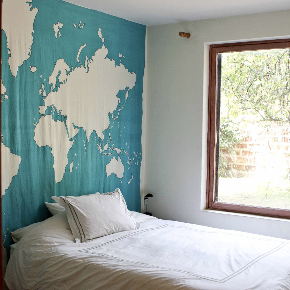 Blue Urban Outfitters Atlas Tapestry 🌎🌟🌍🌟🌏🌟